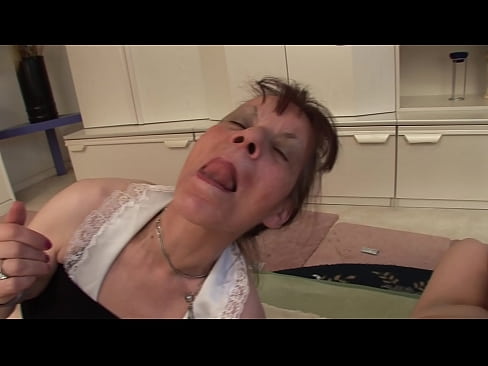 ❤️ Tha triùir aig dà sheanmhair agus aon sheanair Bhidio porn  aig gd.hochu-sex-tomsk.ru ☑