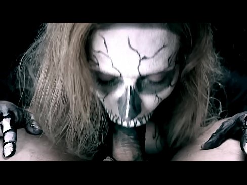 ❤️ Demon nighean sucking cock le a beul dubh agus slugadh cum. Bhidio porn  aig gd.hochu-sex-tomsk.ru ☑